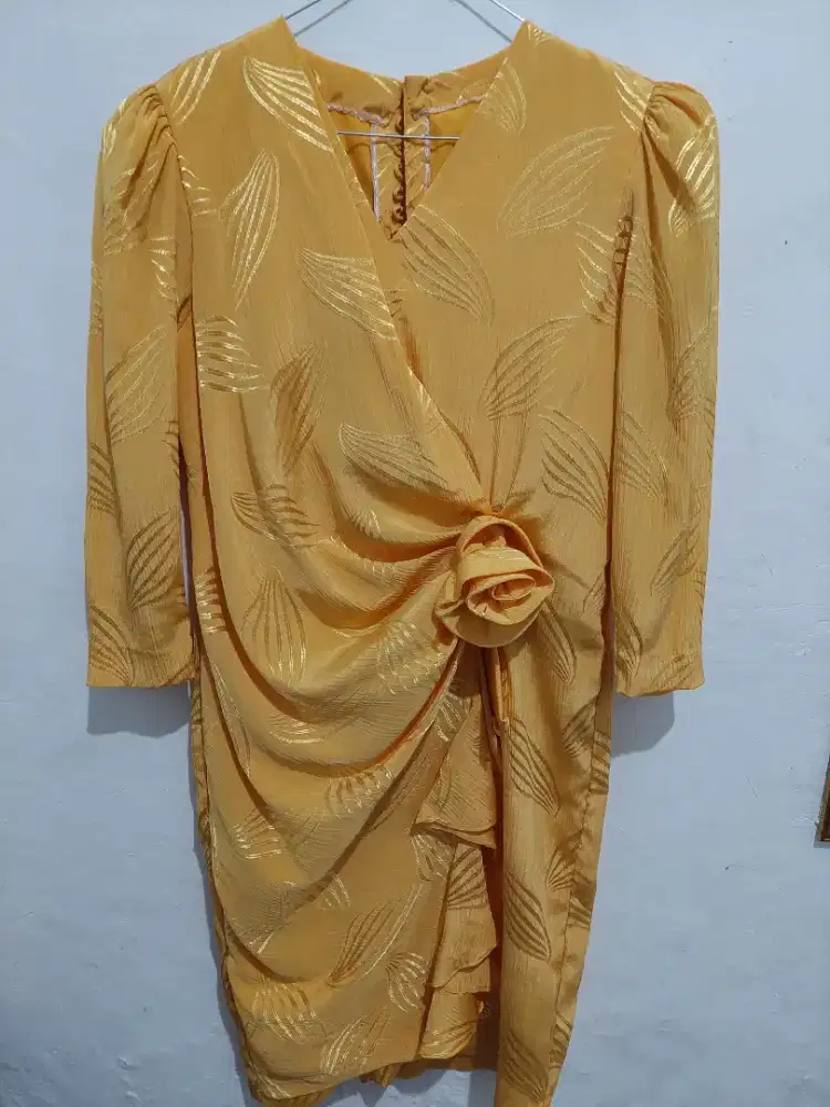 Dress kuning cantik