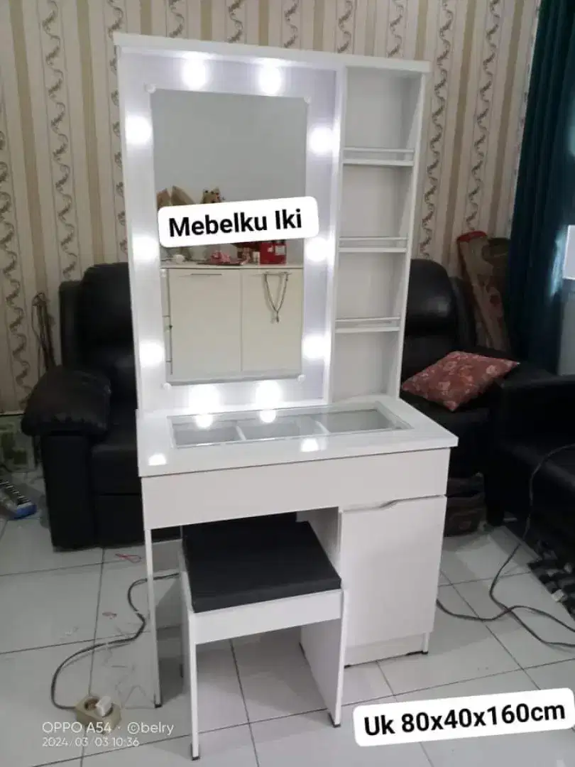 Meja rias lampu meja kaca laci rak. murah bisa kirim COD