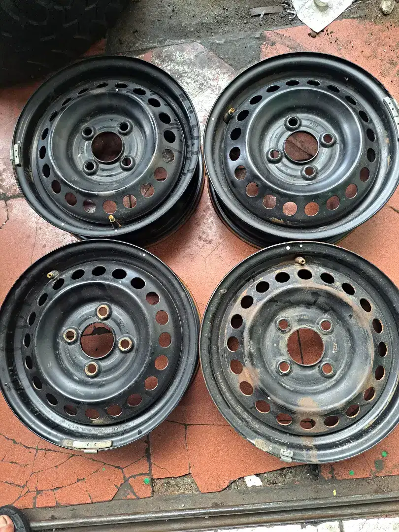 Velg standar datsun ring 13