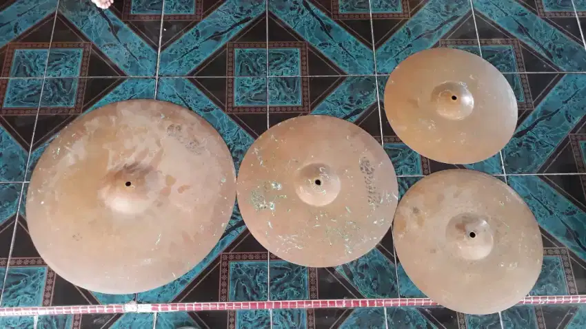 Cymbal zildjian tangan pertama dari beli th 96/97