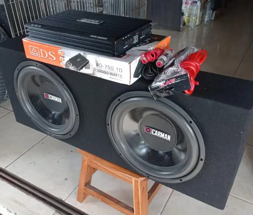 Audio Mobil Dobel 2 Subwoofer 12, merk Carman + Power Monoblock ADS