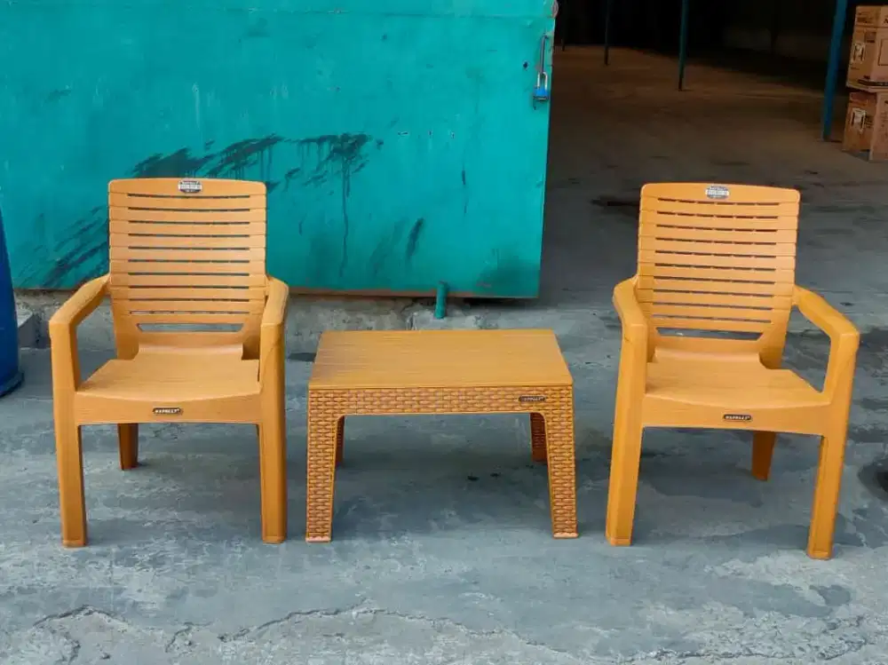 2 Kursi Napolly + 1 Meja Napolly 70 x 75