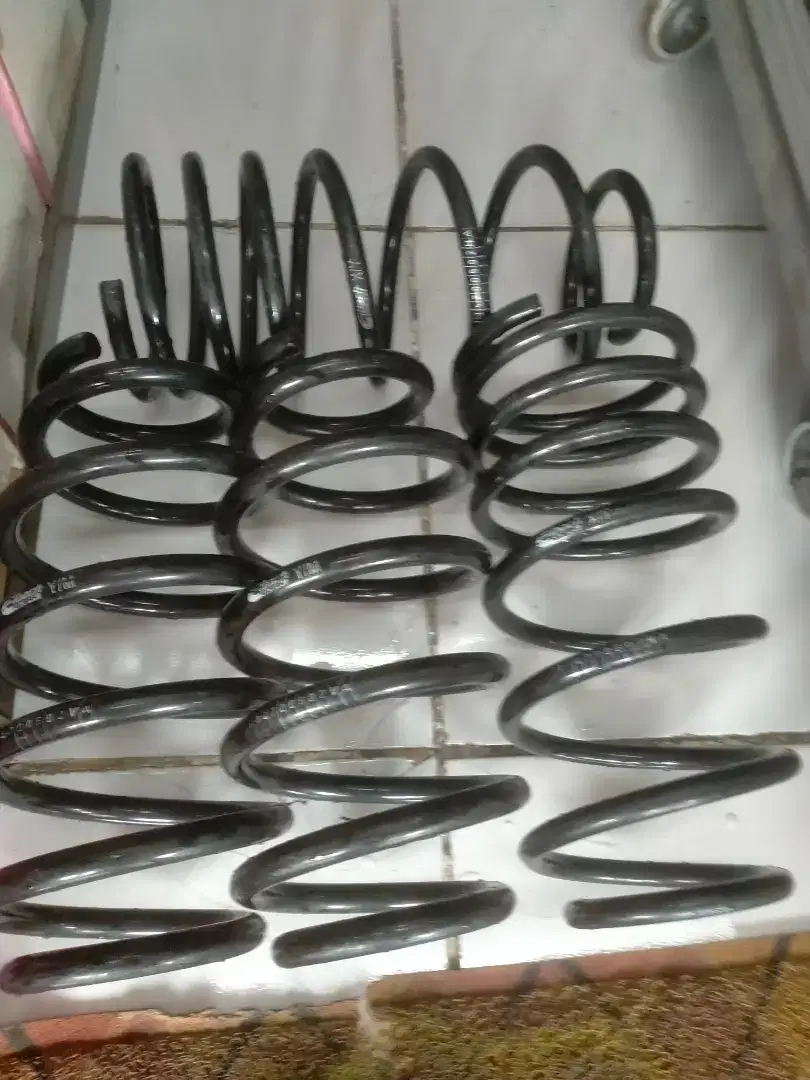 Per keong lowering kit recing ceper merk eibach buat mobil evoque