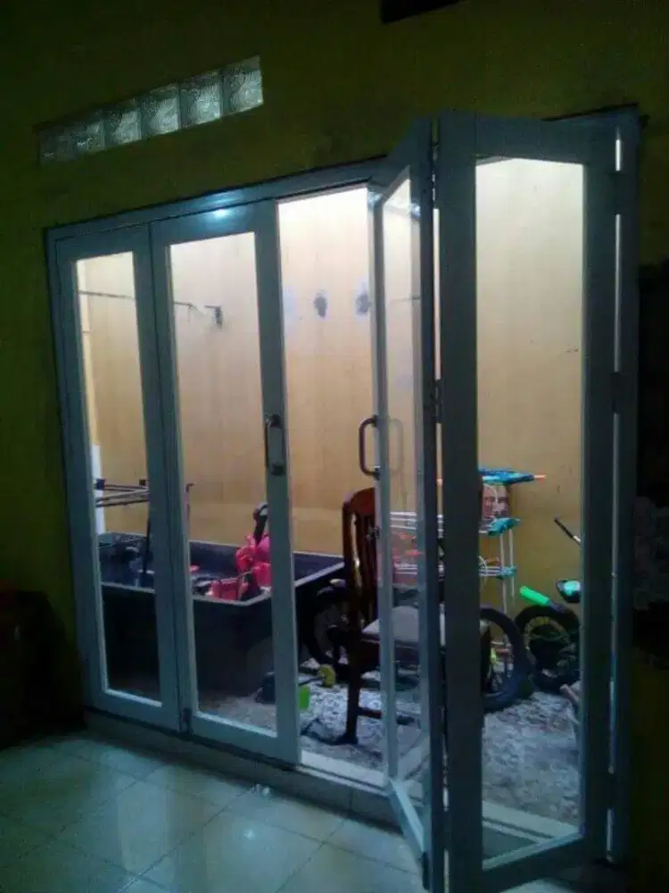 Kusen aluminium & kaca