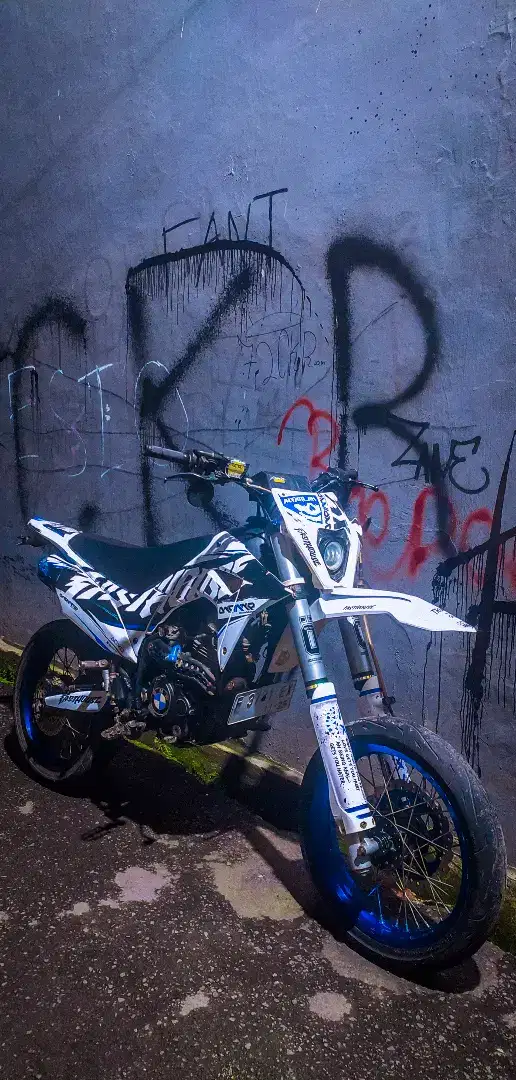 Supermoto Viar Cross X 150 modif CRF