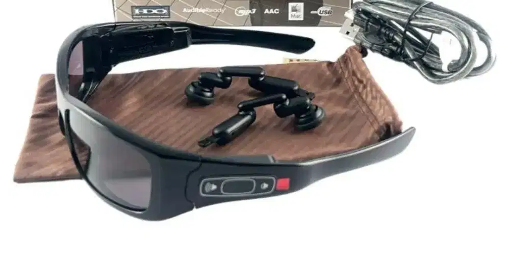 Hardcase, Kacamata oakley mp3