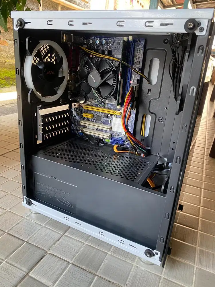 CPU Rakitan Core i3 Casing Kaca Siap Pakai