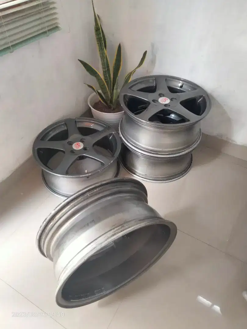 Dijual, velg R17 4x100 ET.38 lebar rata.