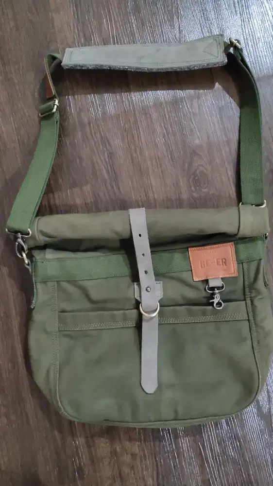 Tas slempang canvas Ge eR Company baru