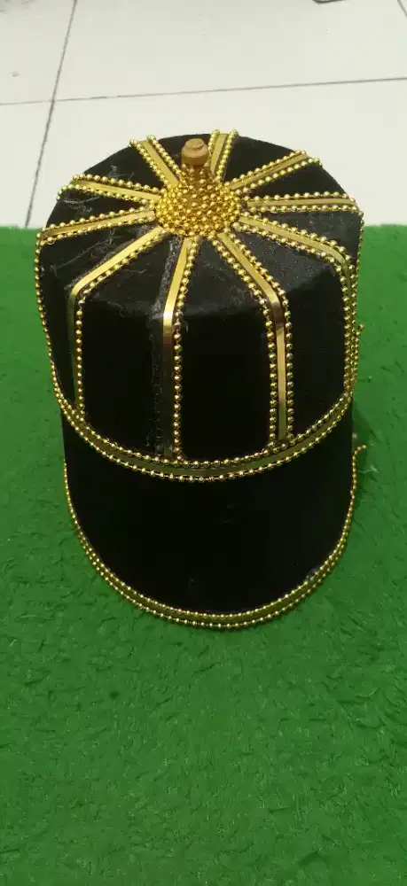 Topi kerajaan antik