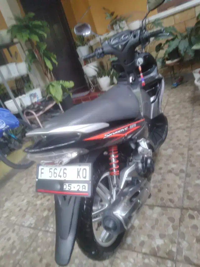 Khusus penggemar..dijual suzuki skywave 2008