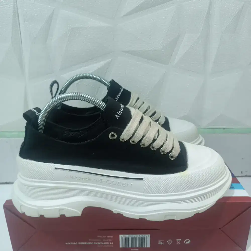 Alexander McQueen tread slick Low