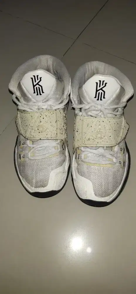 Sepatu basket nike kyrie