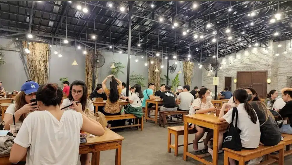 Lowongan pekerjaan staff KITCHEN dan WAITER