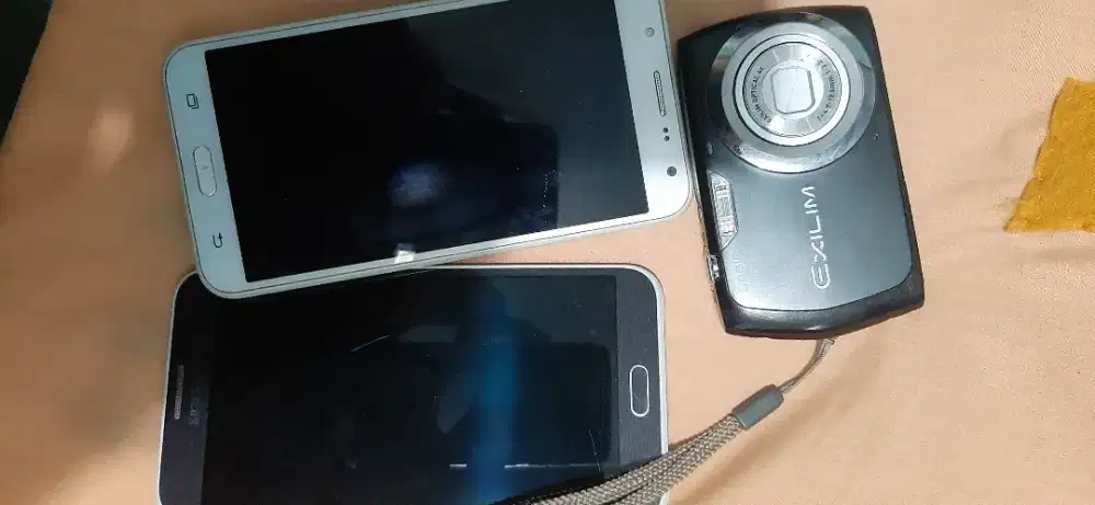 Dijual kamera lensa tidak bisa keluar,  handphone J7 dan A7 matot