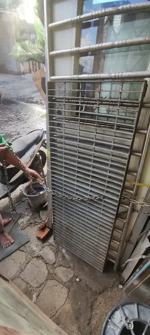 BESI GALVANIS TEBAL PENUTUP SALURAN AIR/SALURAN GOT