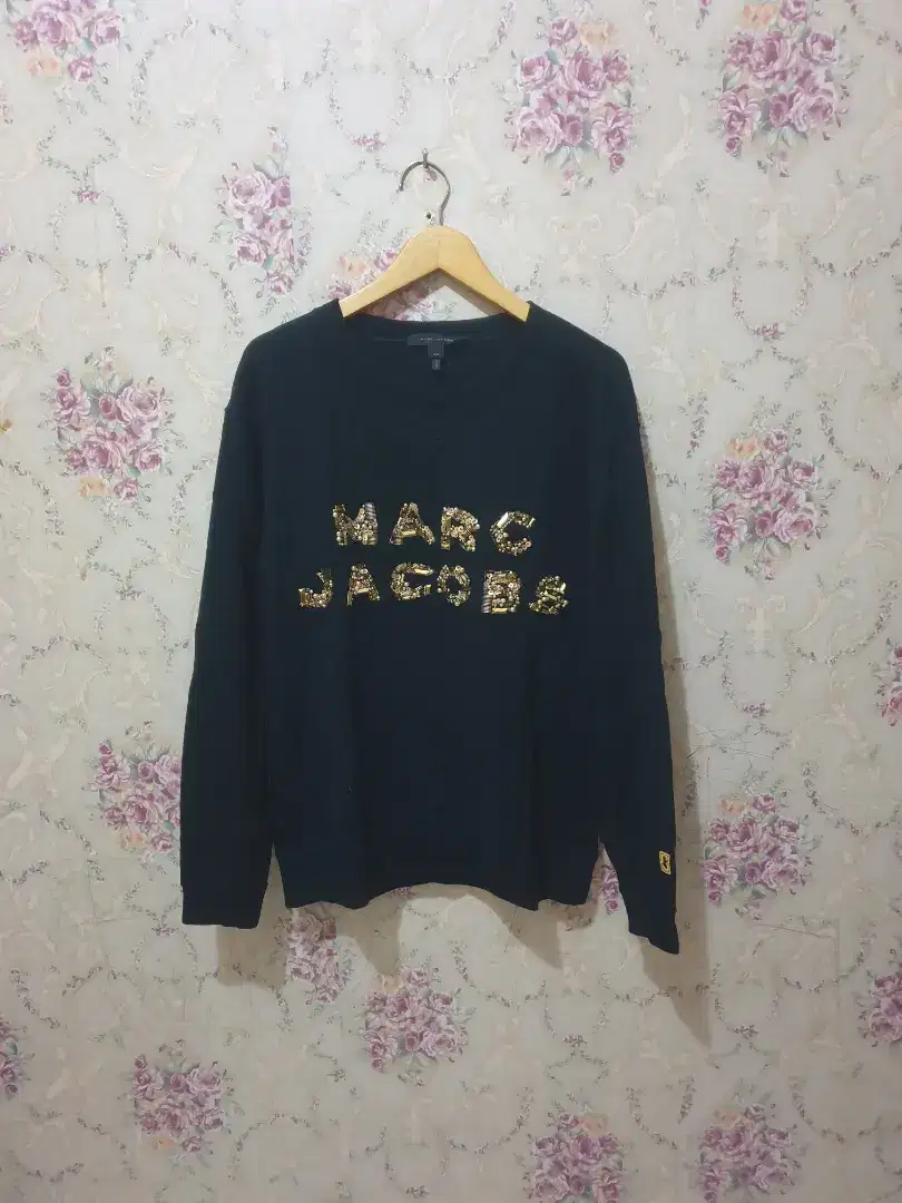 Mulus .authentic jaket wanita  .sweater marc jacobs size s fit m