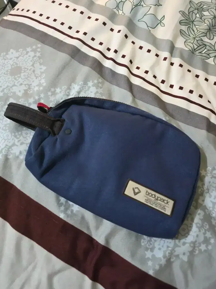 tas tangan bodypack wonderlust 5.0