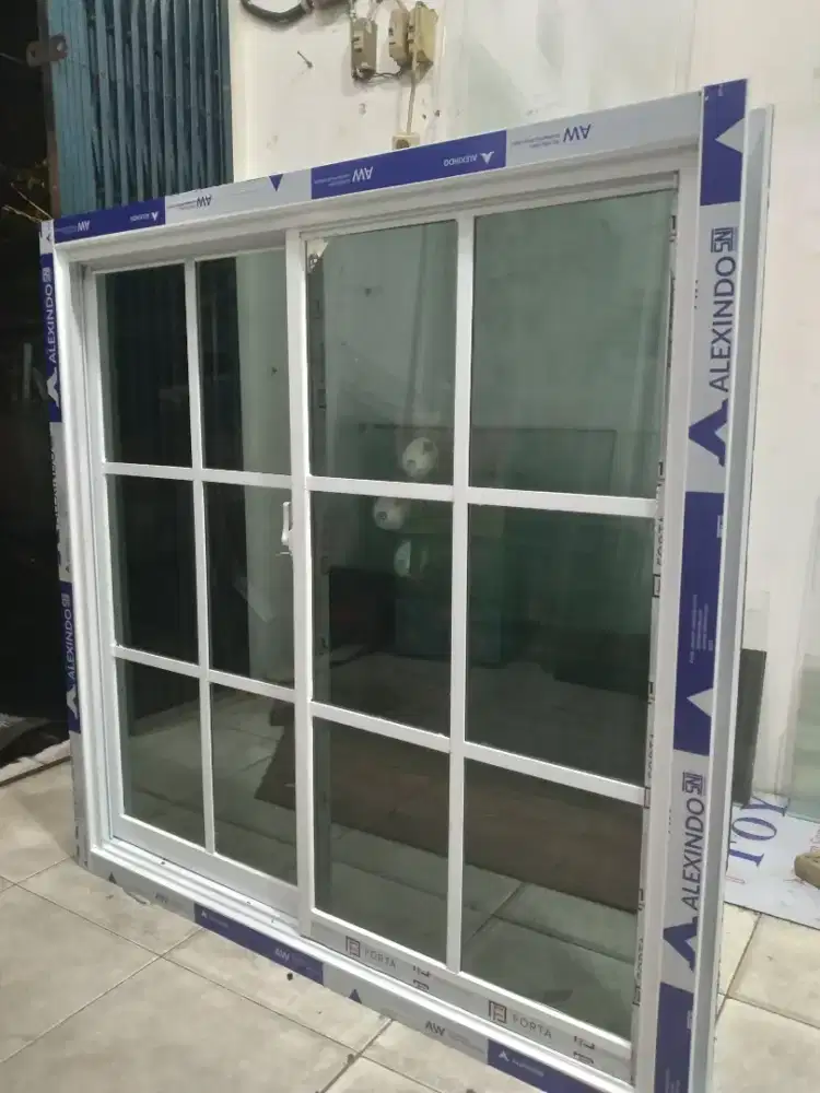 Jendela sliding ornamen merk alexindo uk 120cm x 120cm HARGA TERPASANG