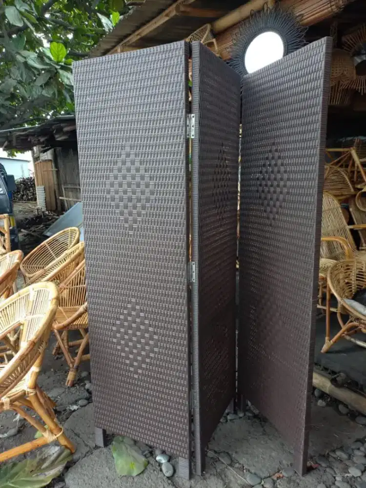 Penyekat ruangan rotan minimalis