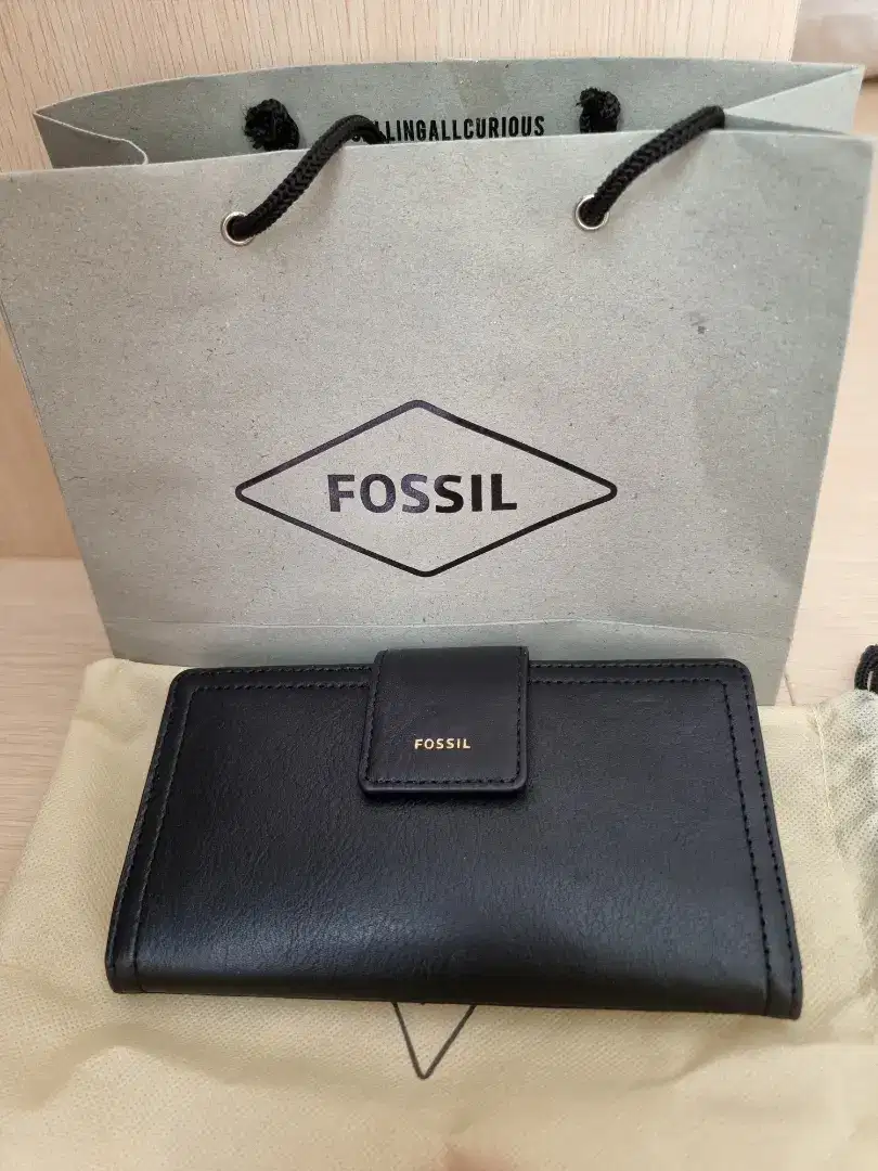 Dompet Fossil Ori Logan hitam