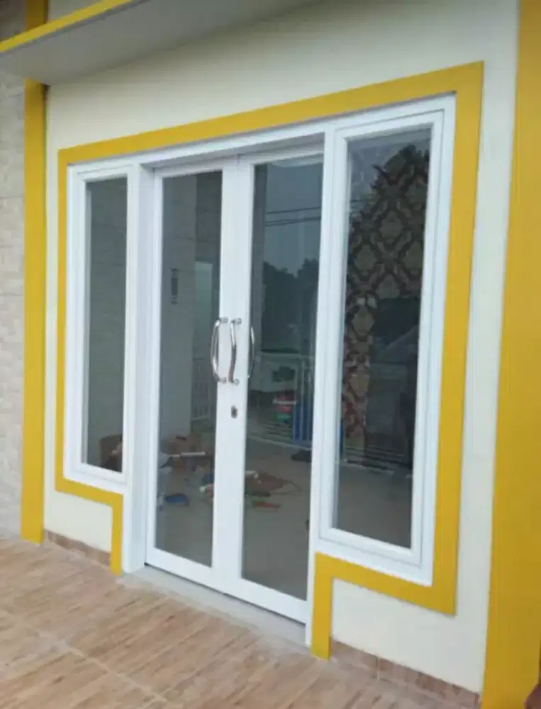 Kusen pintu aluminium