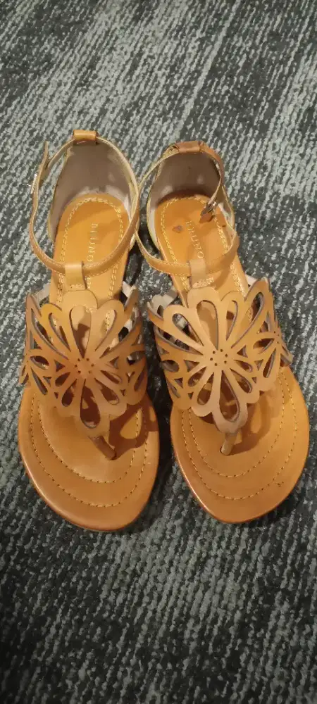 Sepatu sandal Bruno Premi Mustard Butterfly Leather (preloved