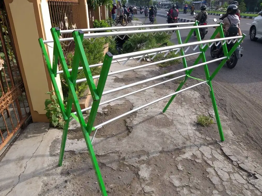 Jemuran Pakaian Handuk Baju Berdiri Lipat Aluminium Ukuran Besar (dpk)