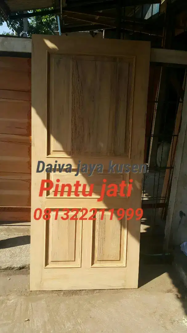 Kusen pintu kayu