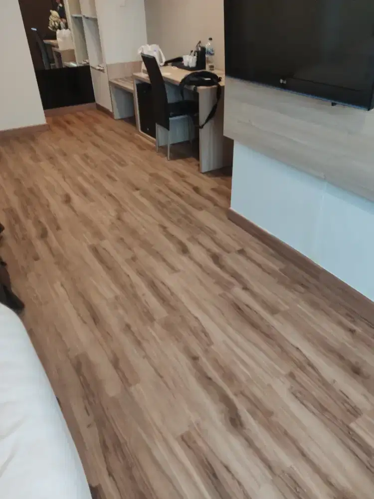 Lantai parket laminated Starfloor