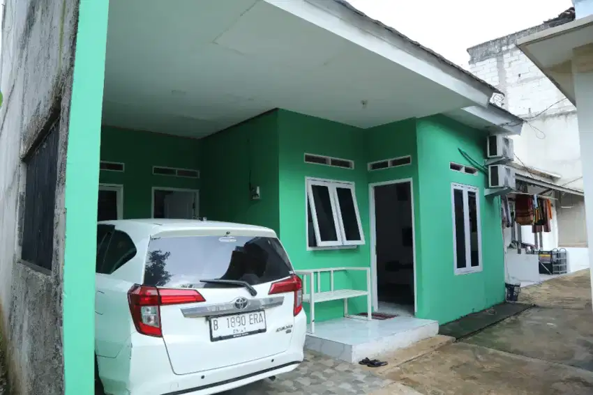 Dijual Rumah Hijau Tingkat, 3KT, 2 KM, Carport, beserta 3 Kontrakan