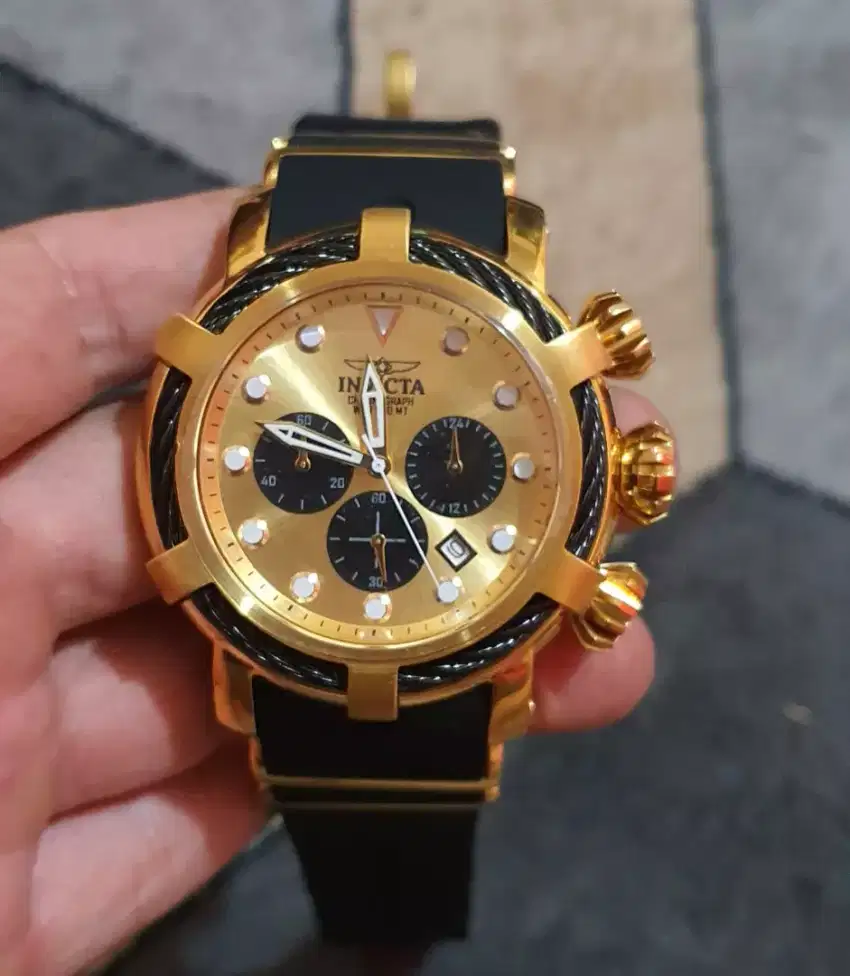 JAM TANGAN INVICTA RUBBER