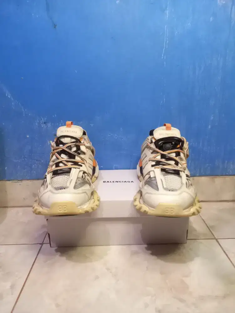 Jual cepat murah sepatu balenciaga track ori.