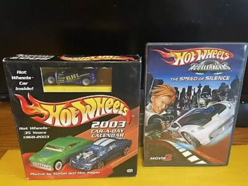 Diecast hotwheels mainan Mobil pokemon, with dvd