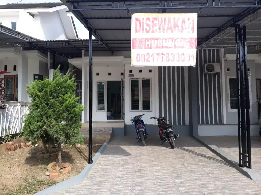 Disewakan rumah semi furnished di New castle Jambi