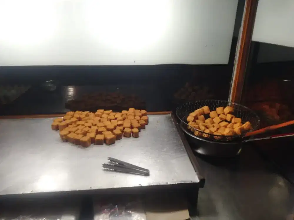 Cari pegawai laki2, lajang, max 28 tahun, gesit dan jujur