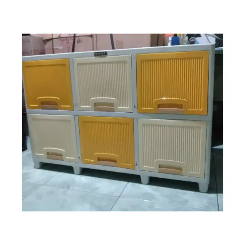 Napoly triple locker box