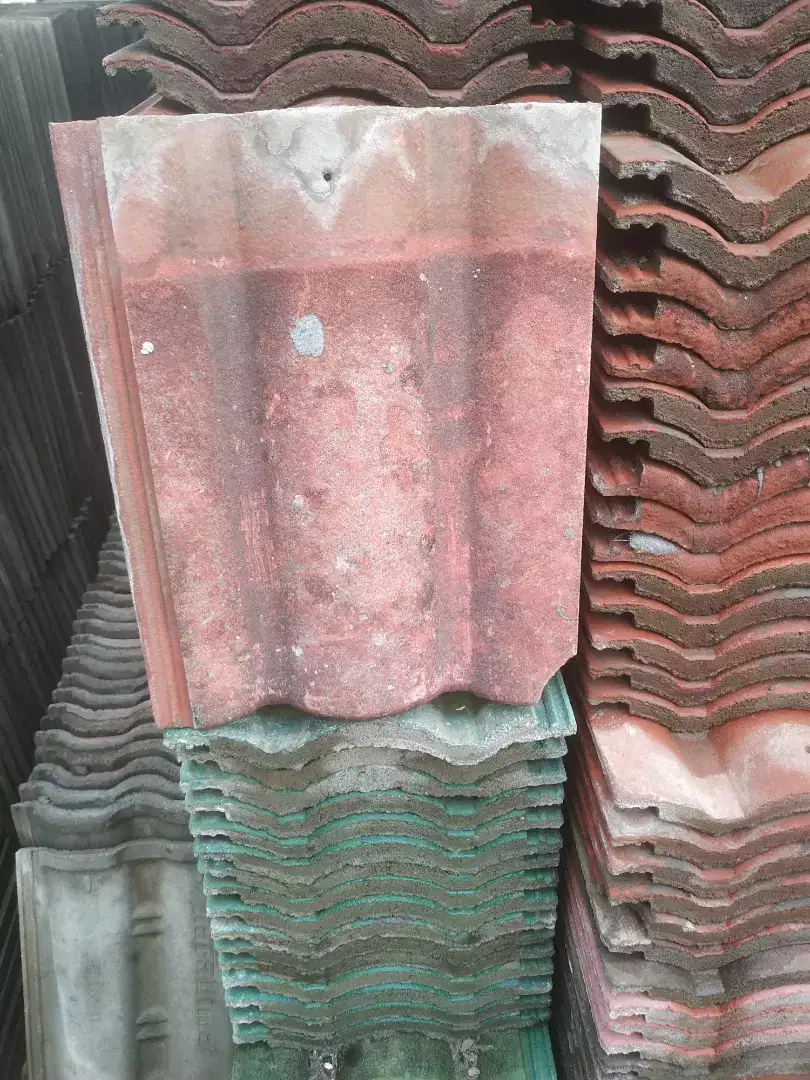 Genteng bekas beton kramik
