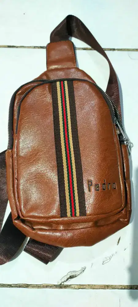 Tas selempang masih mulus
