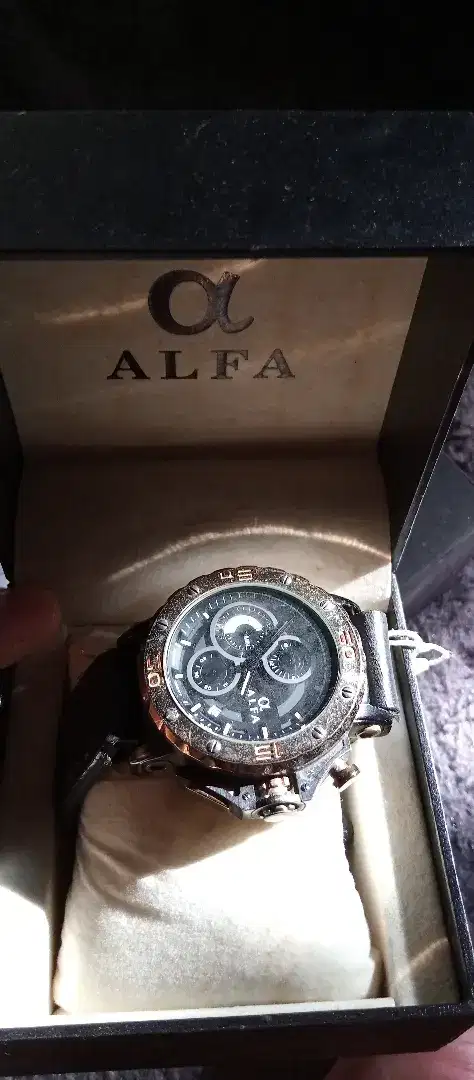 Jam Alfa tinggal ganti batrai