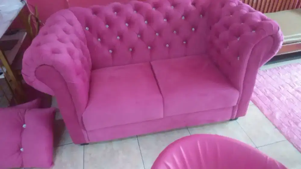 BIKIN BARU KURSI KANCING SERIBU