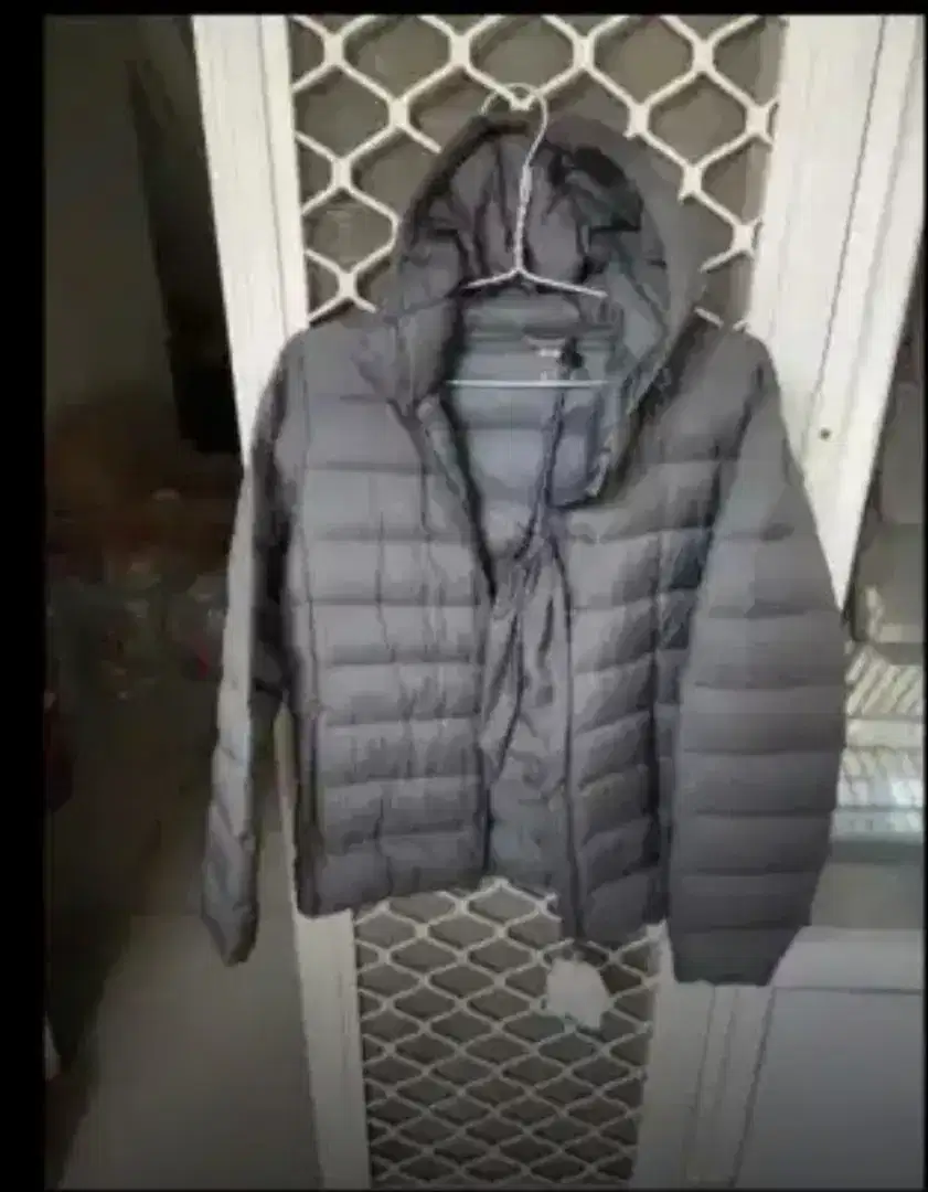 Jaket cewek Uniqlo masih baru gres