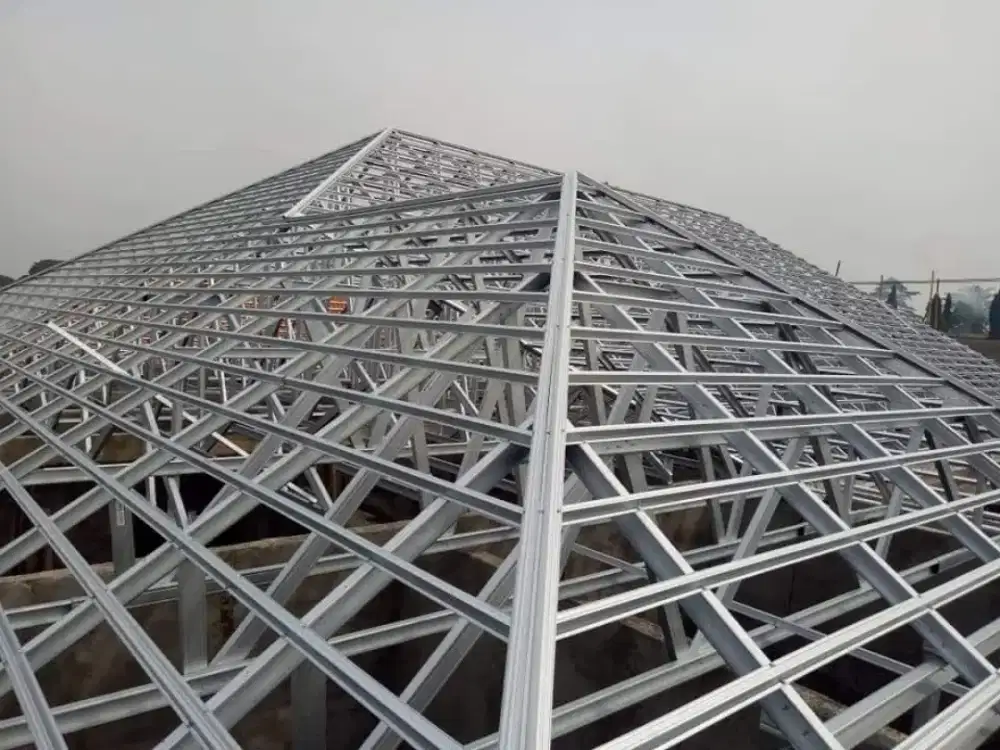 Ahli pemasangan rangka atap baja ringan