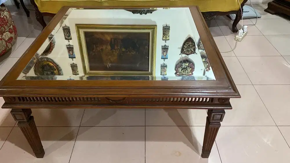 Meja jati (kaca cermin)