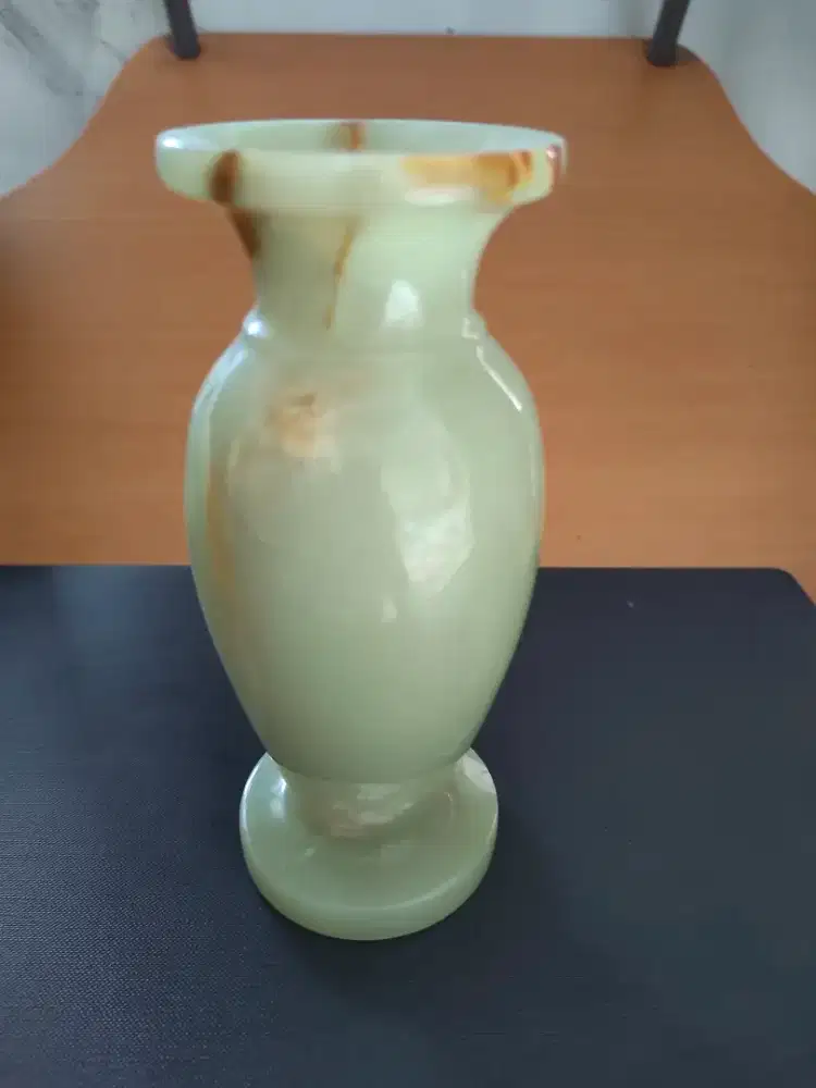 Pajangan Vas batu Giok