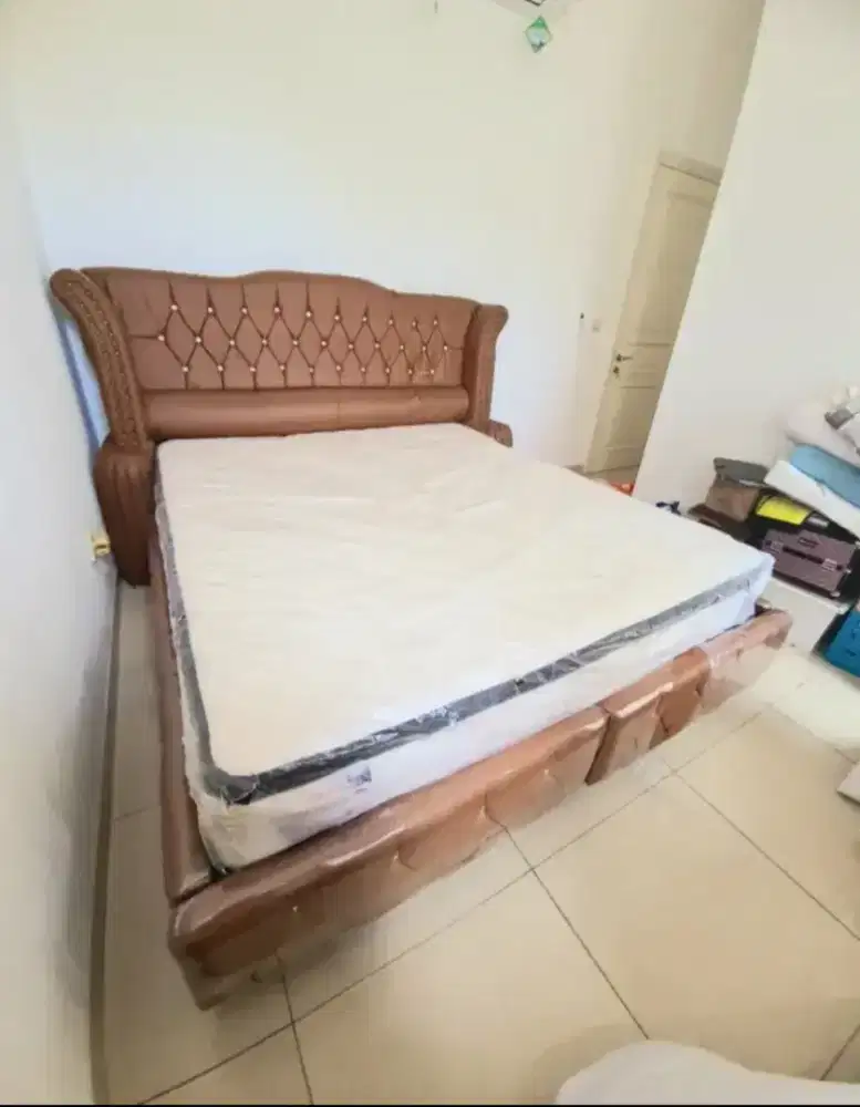 MURAH Tempat Tidur Divan Mewah Gold Diamond Brown LIKE NEW 200x200