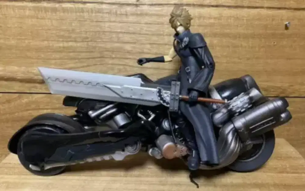 Diecast motor mainan final fantasy limited, include dvd souvenir