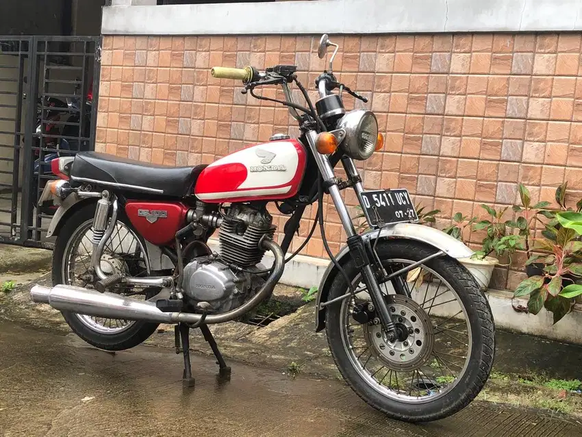 CB 100 tahun 1976