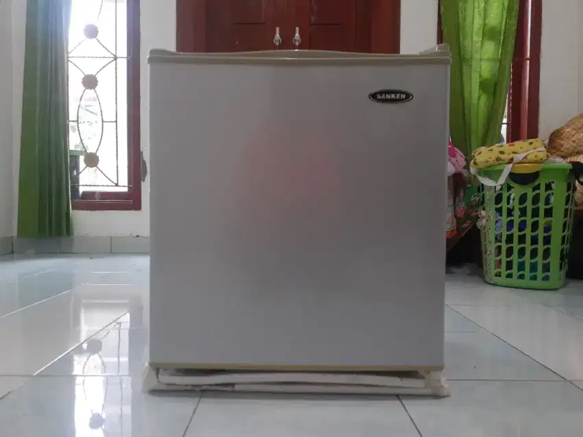 SANKEN Kulkas Mini Bar