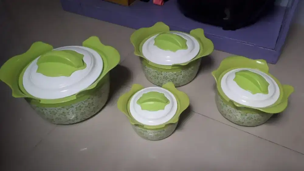 Tempat makanan stensil masih baru